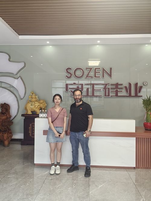 ยินดีต้อนรับลูกค้าจากประเทศในตะวันออกกลางเข้าเยี่ยมชมโรงงานเพื่อสั่งซื้อ