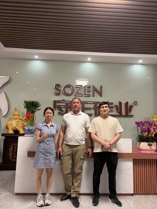 ยินดีต้อนรับลูกค้าต่างประเทศเพื่อเยี่ยมชมโรงงานของเรา